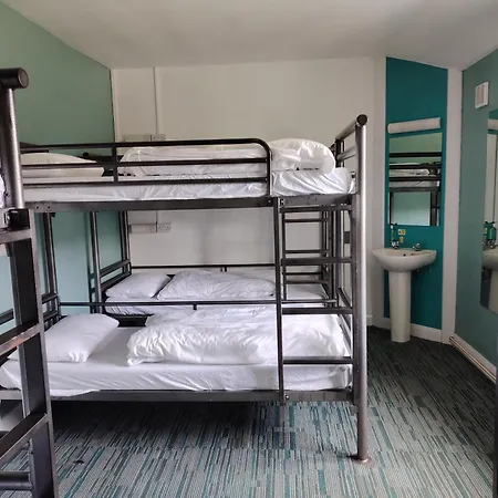 Hostal Yha Malham