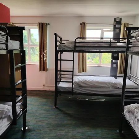 Hostal Yha Malham