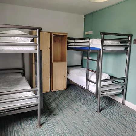 Yha Hostal *