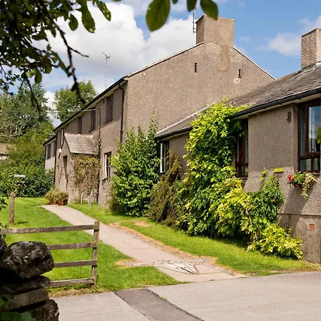 Hostal Yha Malham